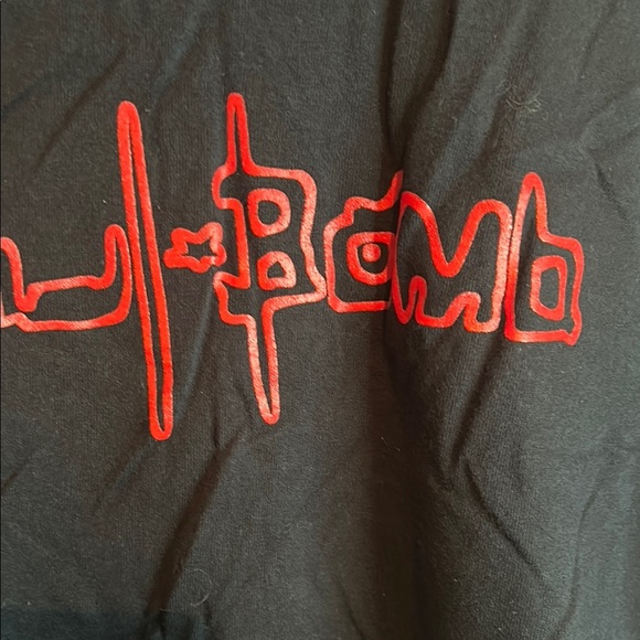 Gildan Black and Red Short Sleeve Tee - Picture 4 of 11